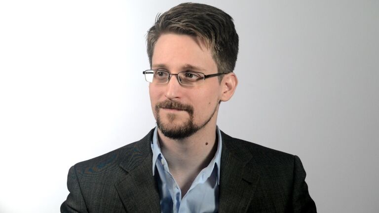 Edward Snowden Membocorkan Data Rahasia AS